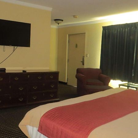Travelodge By Wyndham Stratton Εξωτερικό φωτογραφία