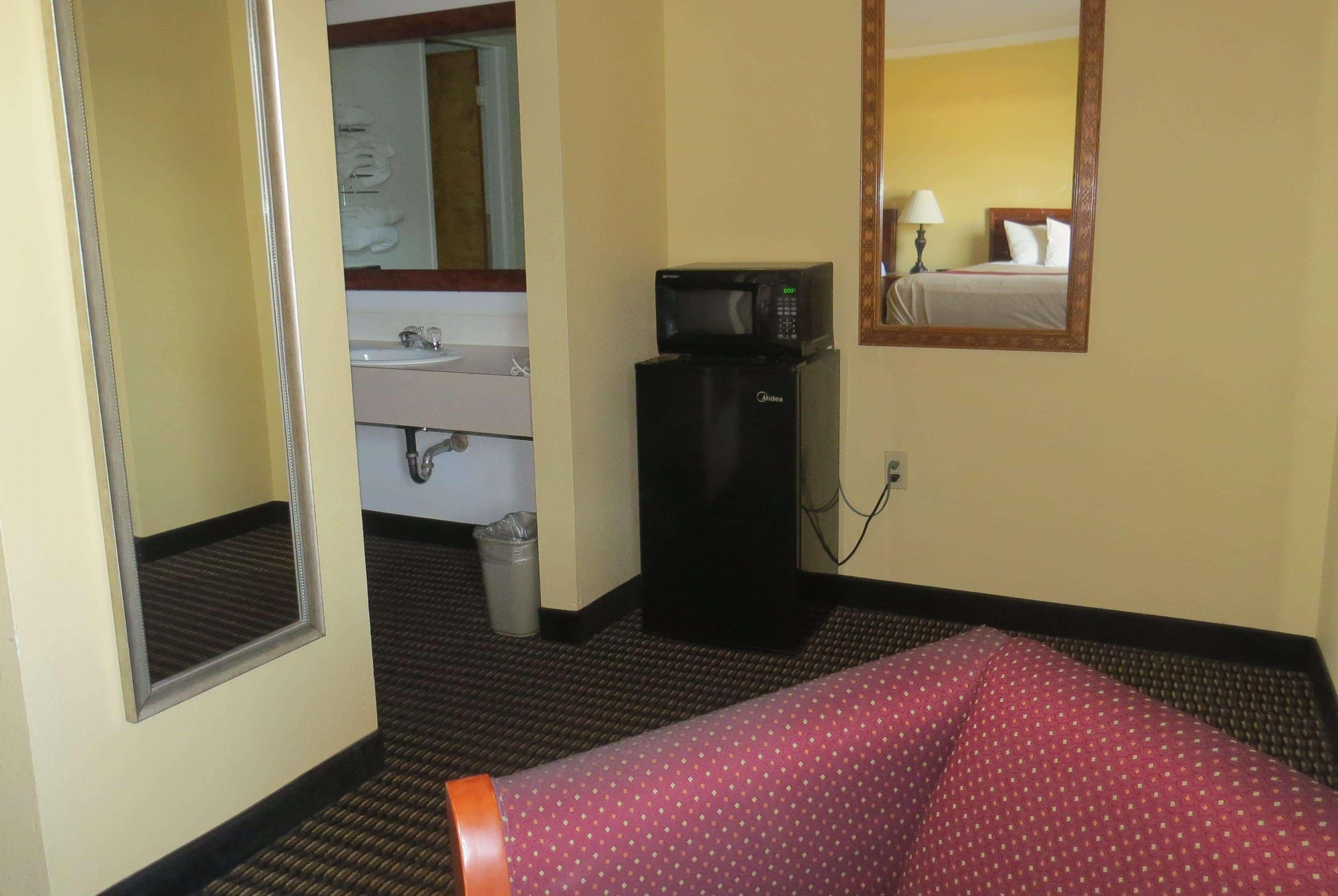 Travelodge By Wyndham Stratton Εξωτερικό φωτογραφία