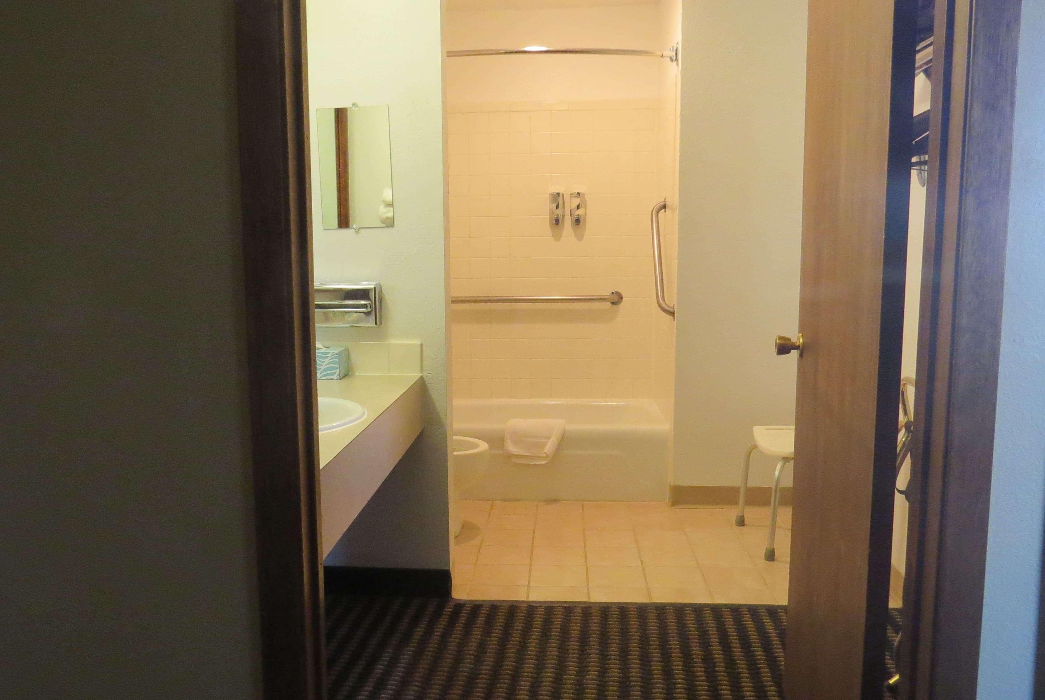Travelodge By Wyndham Stratton Εξωτερικό φωτογραφία