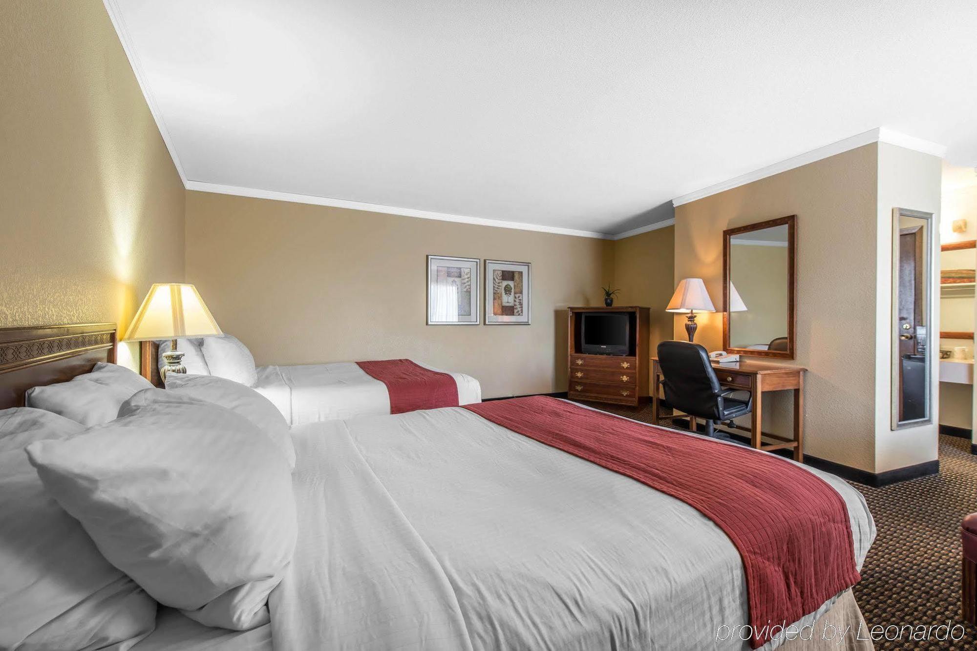 Travelodge By Wyndham Stratton Εξωτερικό φωτογραφία